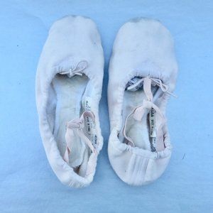 Capezio Adult Soft Canvas Ballet Shoes Pale Pink Sansha Slippers Split Sole 6W